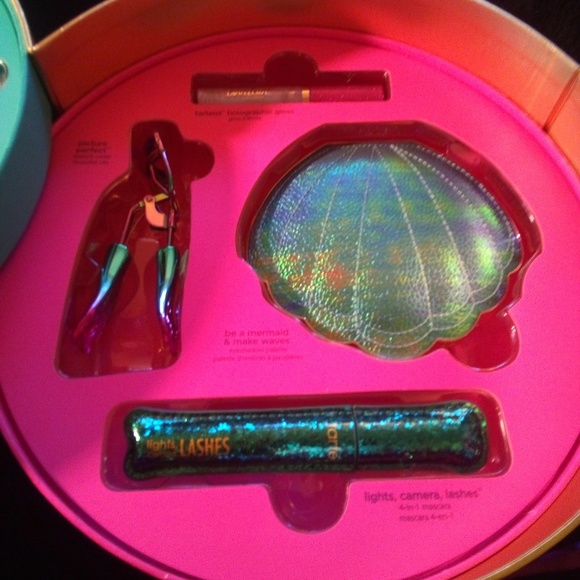 TARTE MER-MAKEUP VAULTS THAT ARE LEFT - Picture 3 of 8